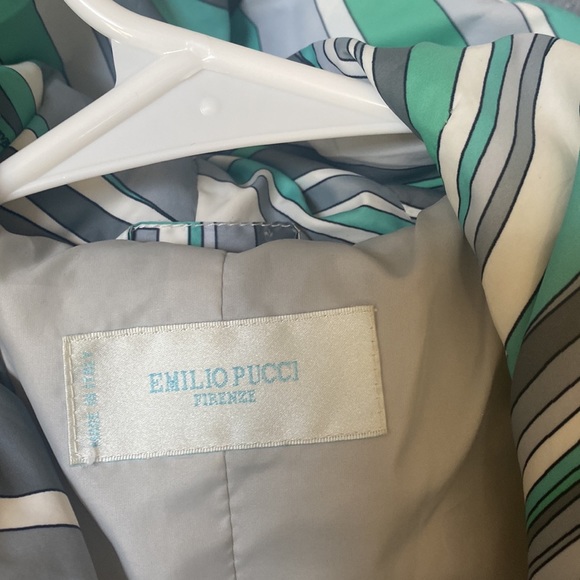 Emilio Pucci gently worn puffer. Good used condition. See pics for details. - Picture 5 of 9